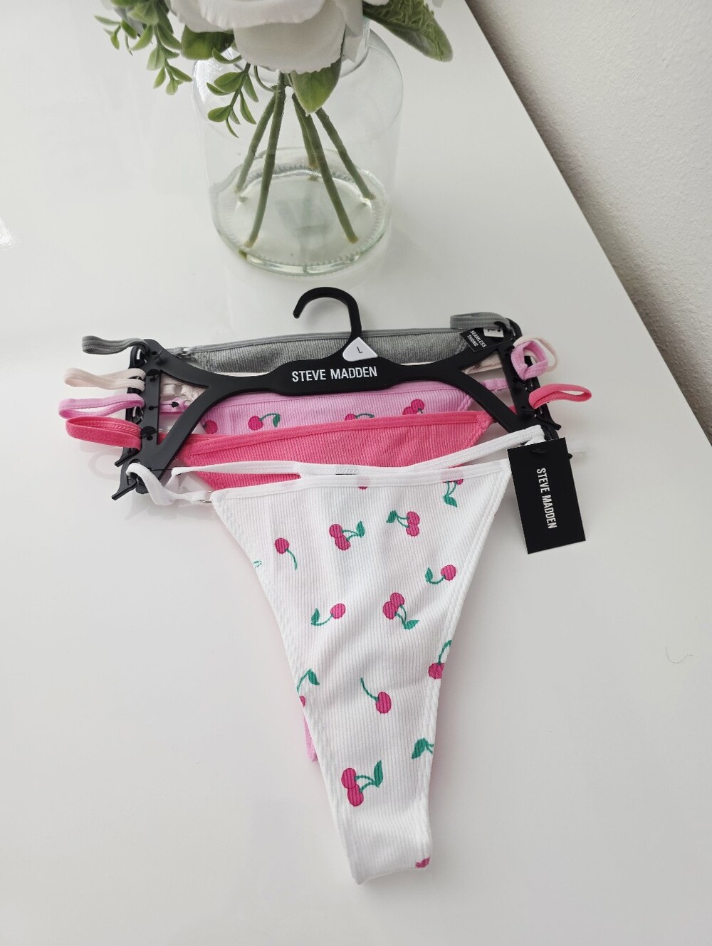 STEVE MADDEN🍒 Brand New 5 Pack Seamless Thong SIZE L